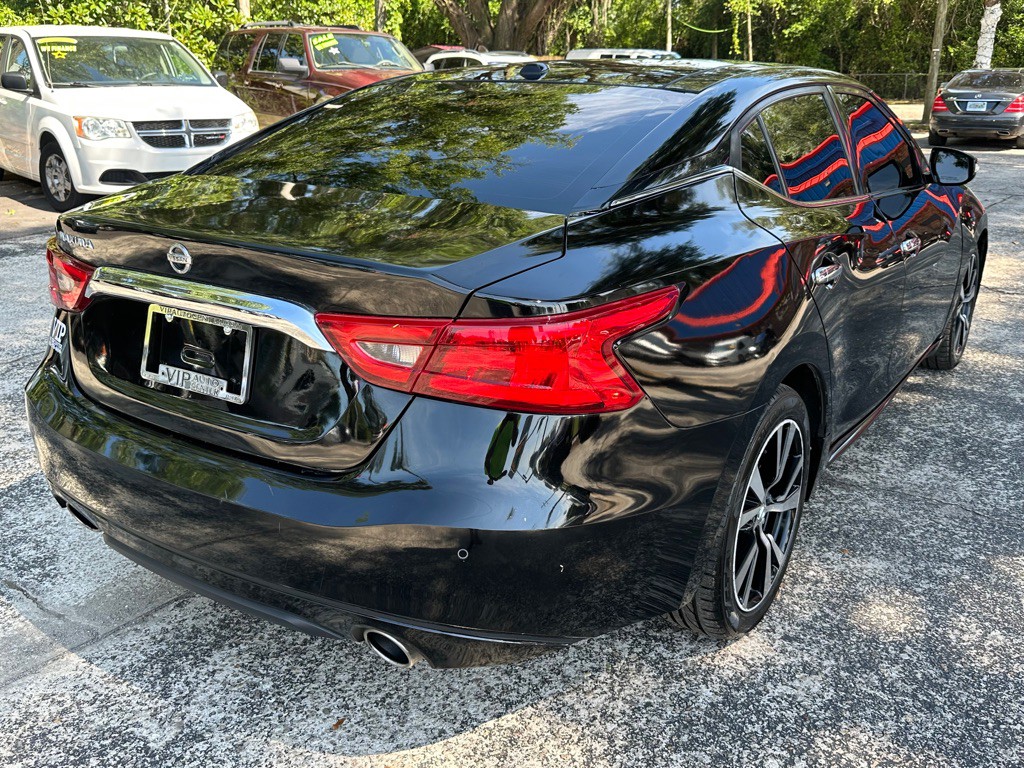 2017 Nissan Maxima Image 5