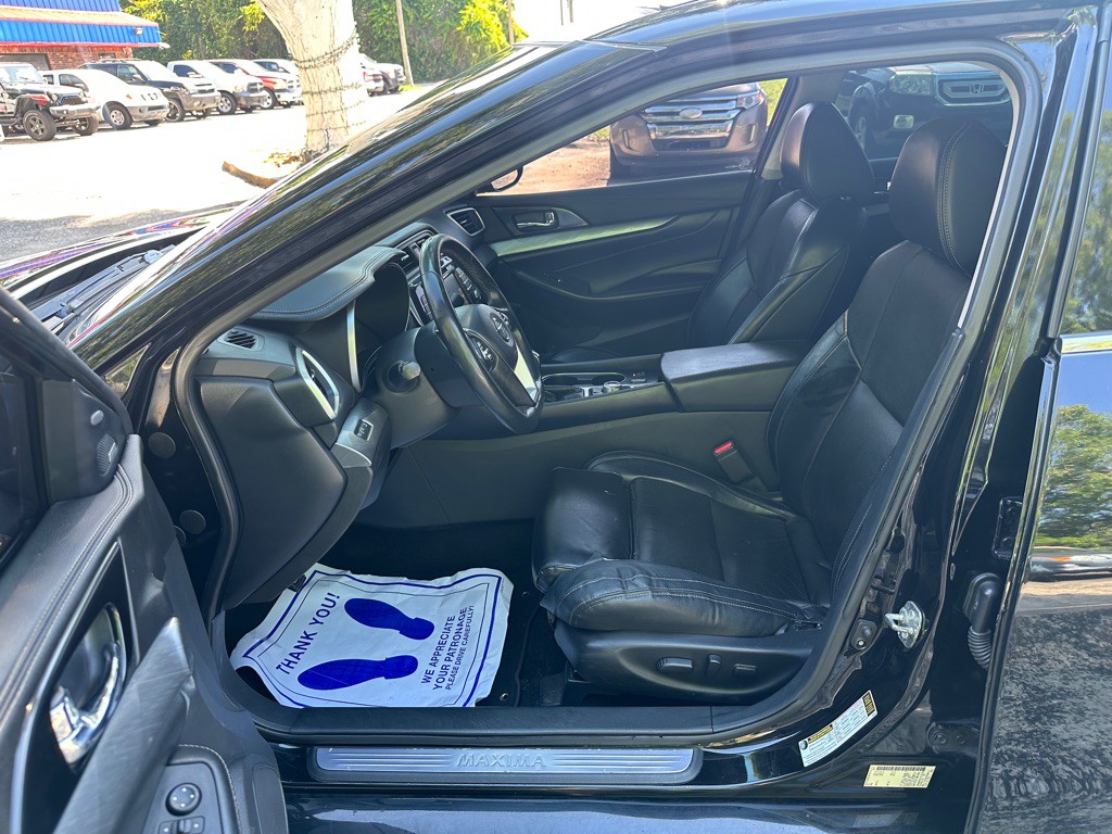 2017 Nissan Maxima Image 10