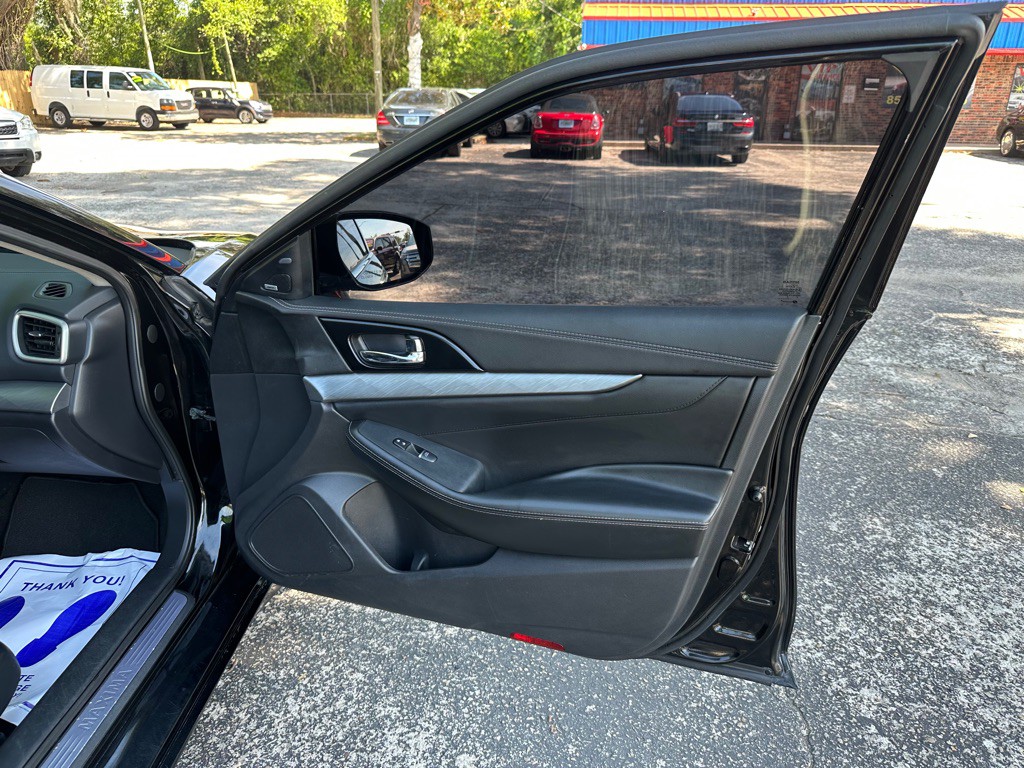 2017 Nissan Maxima Image 11