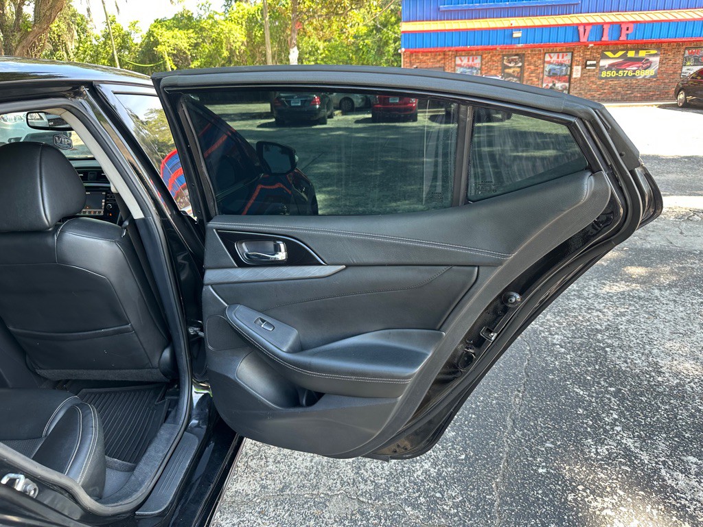 2017 Nissan Maxima Image 15