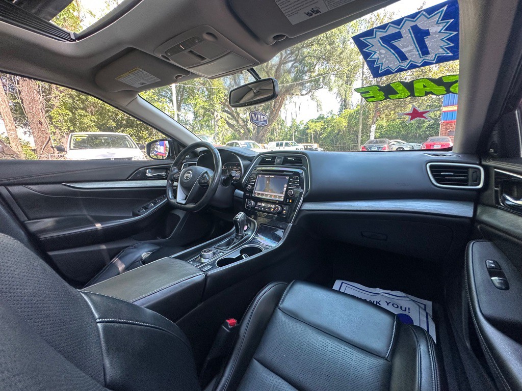 2017 Nissan Maxima Image 18