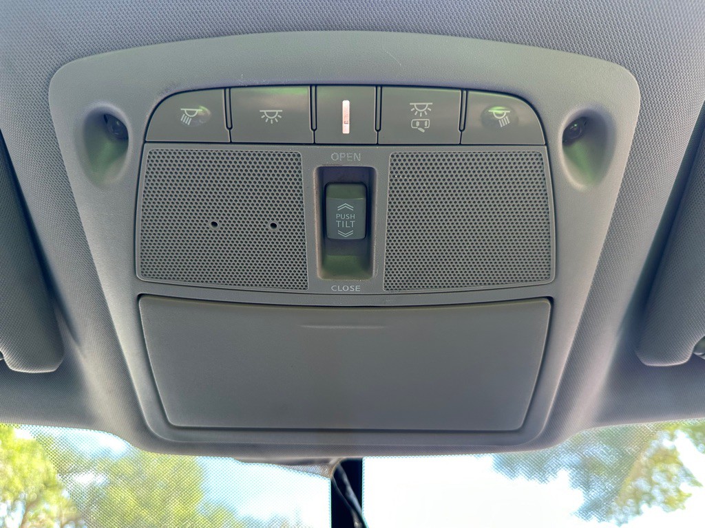 2017 Nissan Maxima Image 23