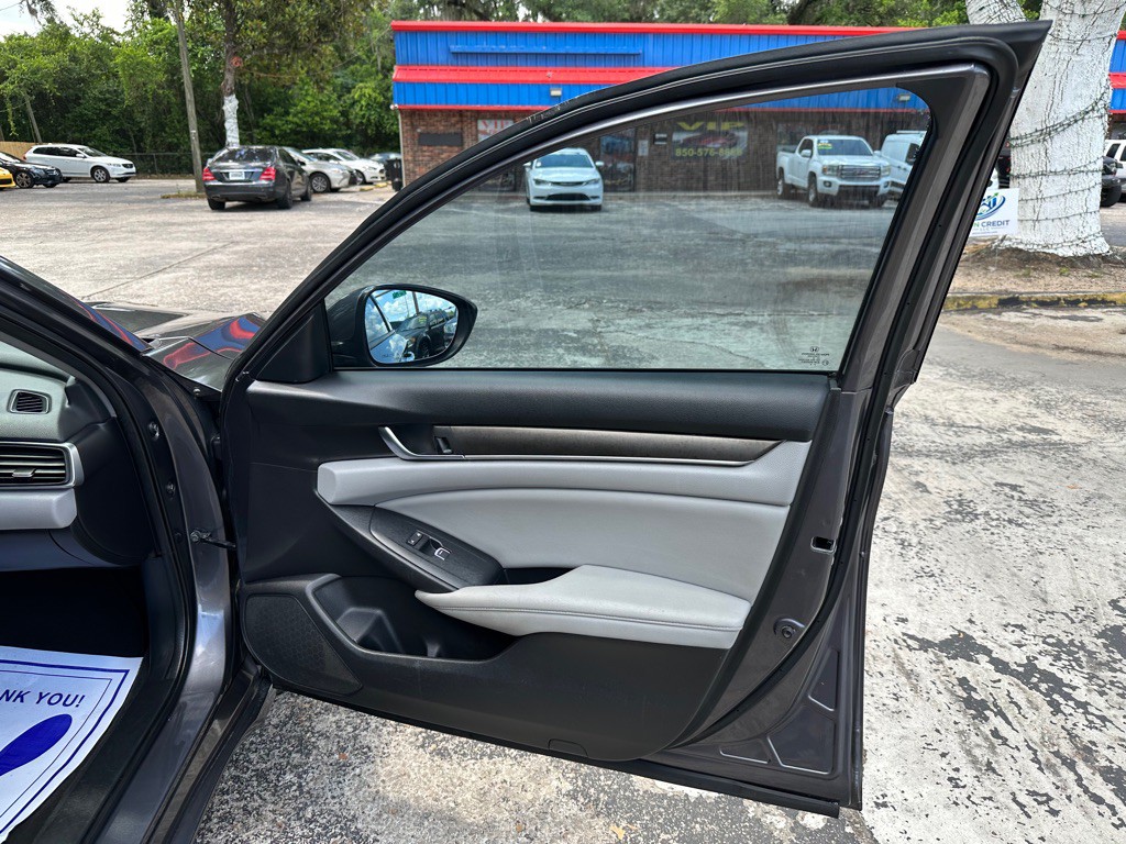 2018 Honda Accord Image 11