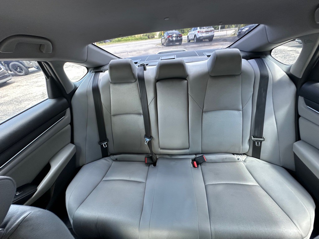 2018 Honda Accord Image 28