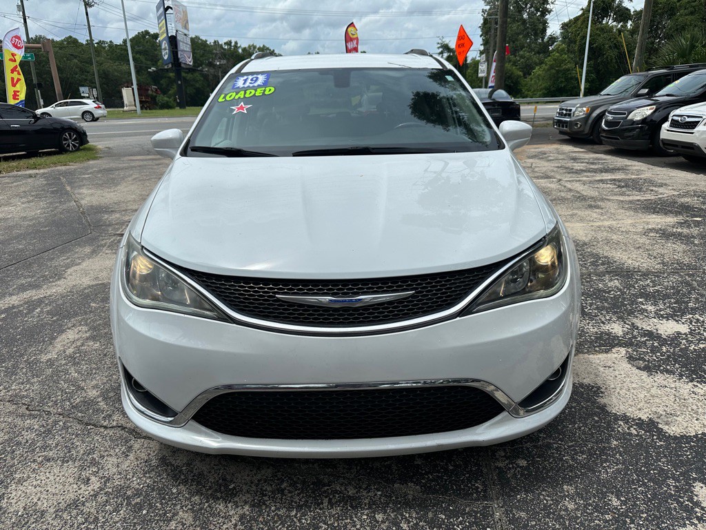2019 Chrysler Pacifica Image 8