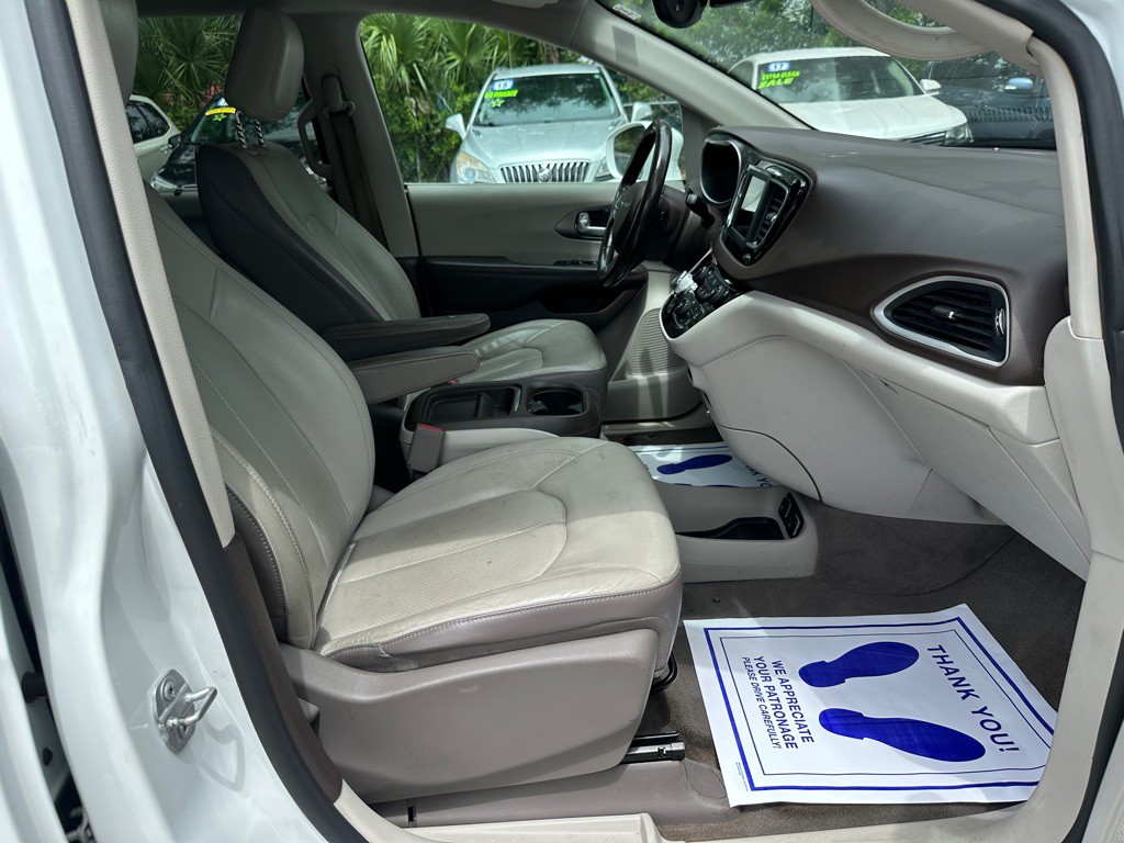 2019 Chrysler Pacifica Image 12
