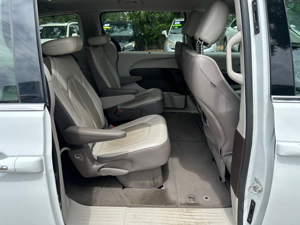 2019 Chrysler Pacifica Image 13