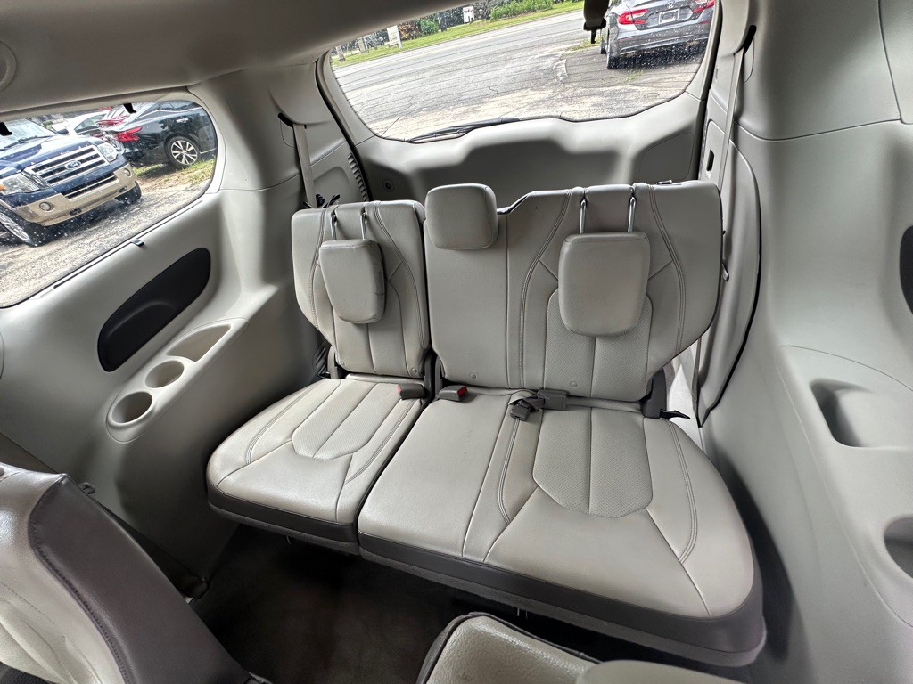 2019 Chrysler Pacifica Image 16