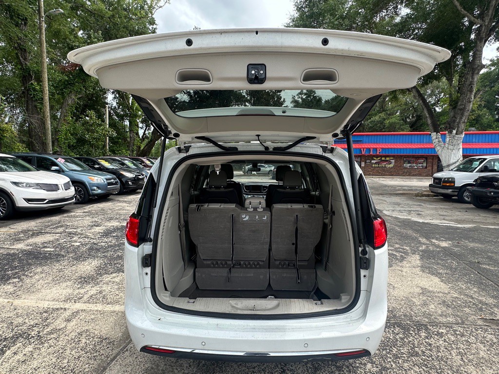 2019 Chrysler Pacifica Image 18
