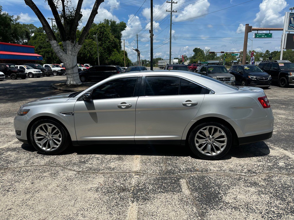 2016 Ford Taurus Image 2