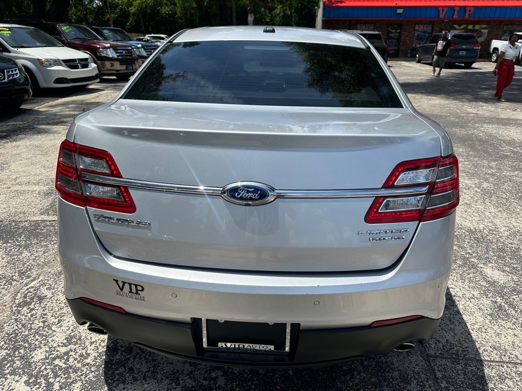 2016 Ford Taurus Image 4