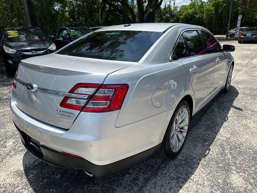 2016 Ford Taurus Image 5