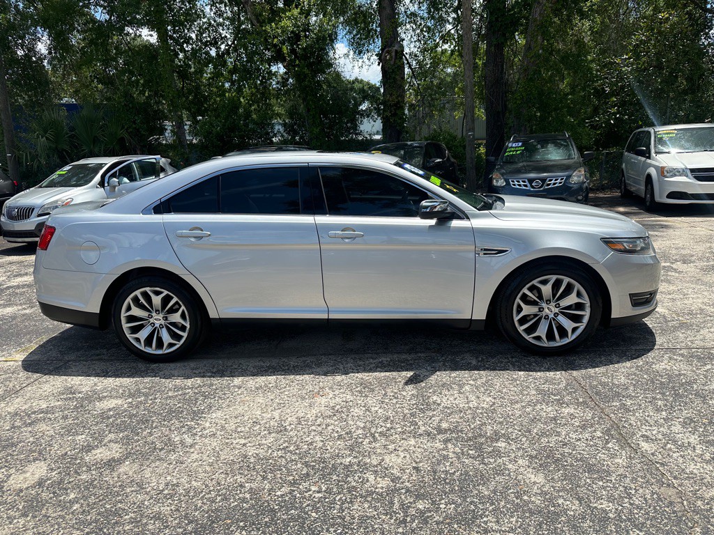 2016 Ford Taurus Image 6