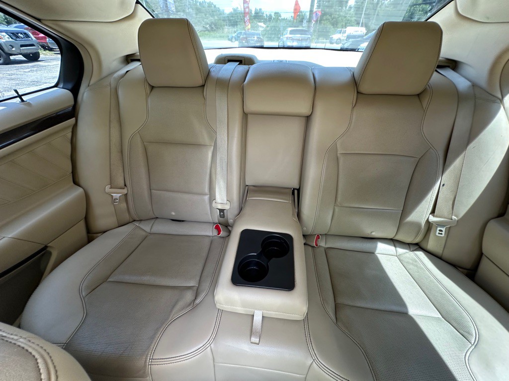 2016 Ford Taurus Image 25