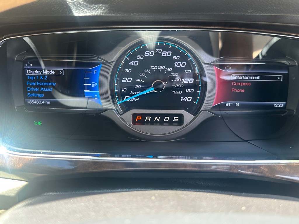 2016 Ford Taurus Image 26
