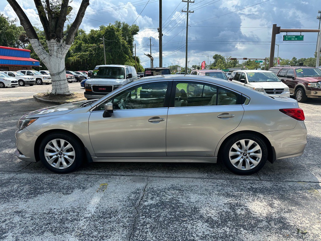 2015 Subaru Legacy Image 2