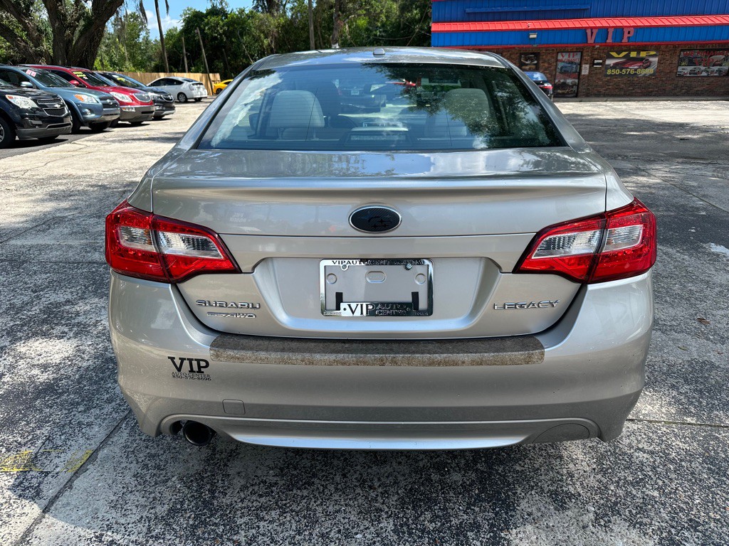 2015 Subaru Legacy Image 4