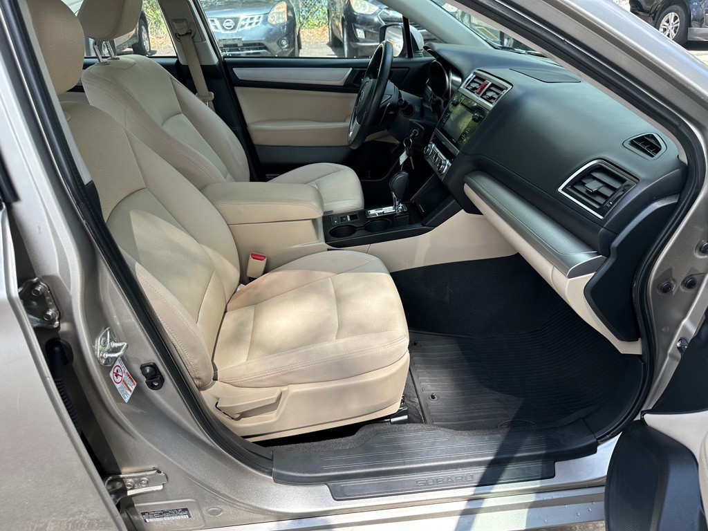 2015 Subaru Legacy Image 13
