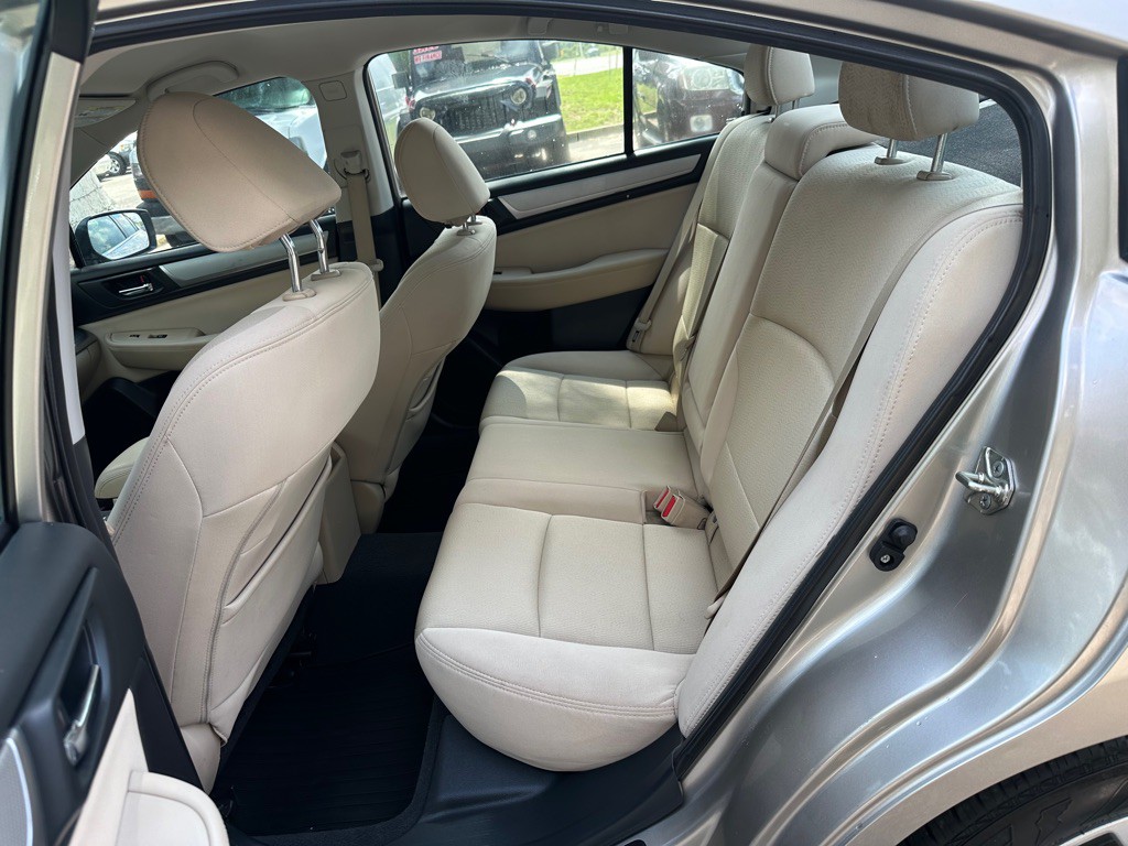 2015 Subaru Legacy Image 15