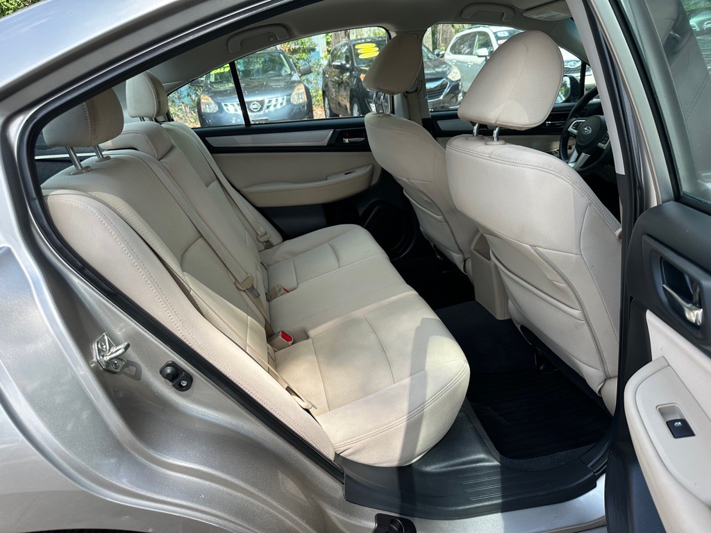 2015 Subaru Legacy Image 17