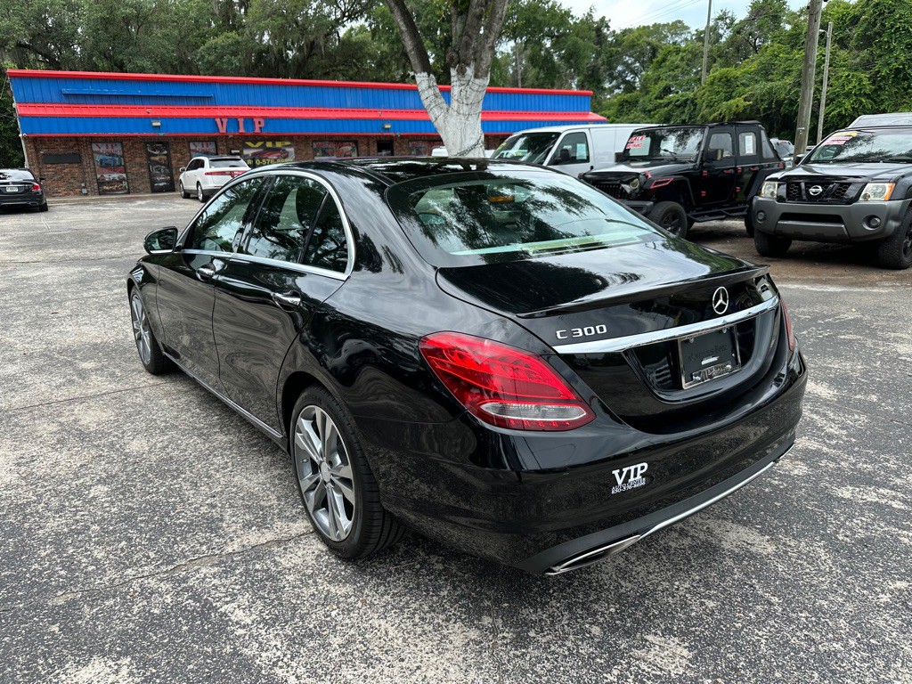 2017 Mercedes-Benz C-Class Image 3
