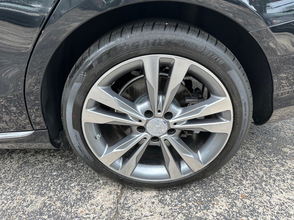 2017 Mercedes-Benz C-Class Image 9