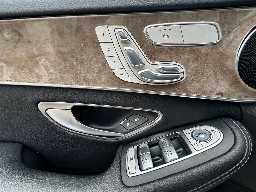 2017 Mercedes-Benz C-Class Image 12