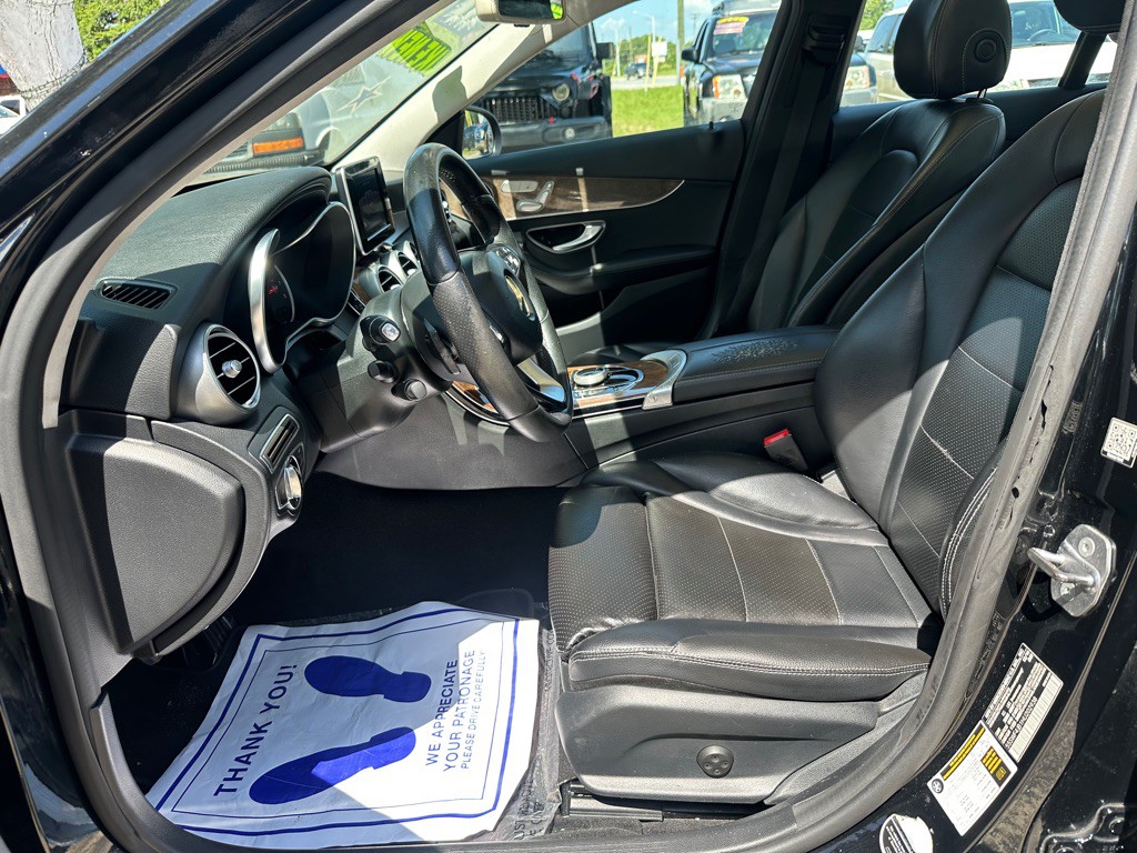 2017 Mercedes-Benz C-Class Image 21