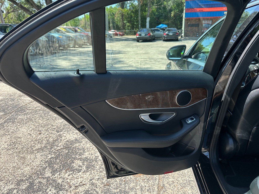 2017 Mercedes-Benz C-Class Image 22