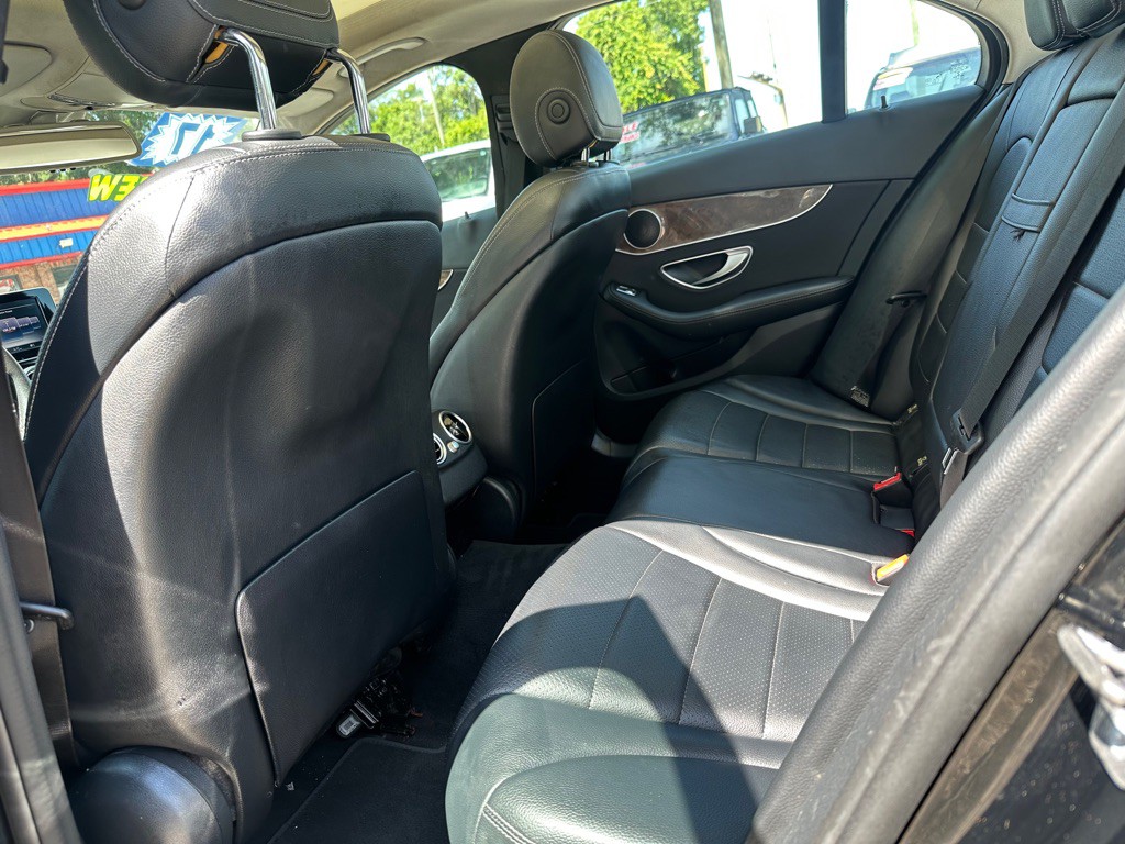 2017 Mercedes-Benz C-Class Image 23