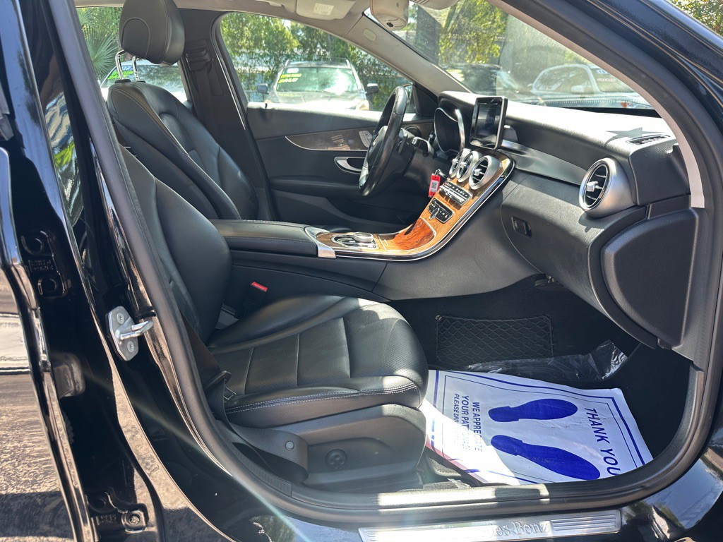 2017 Mercedes-Benz C-Class Image 25