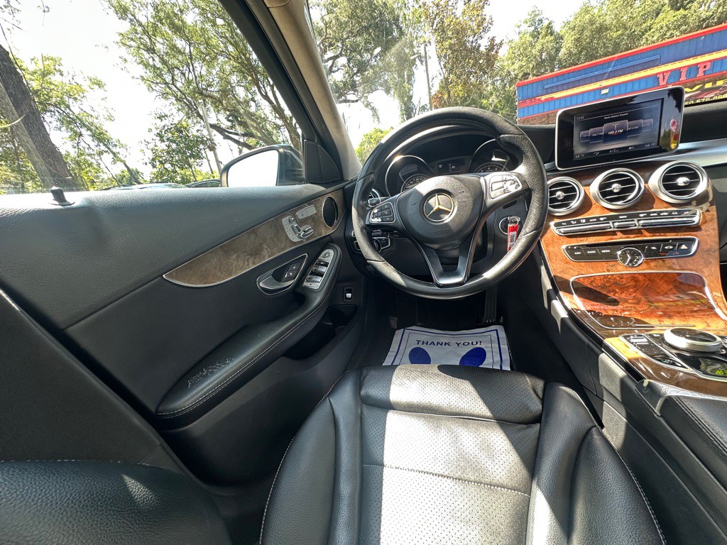 2017 Mercedes-Benz C-Class Image 28