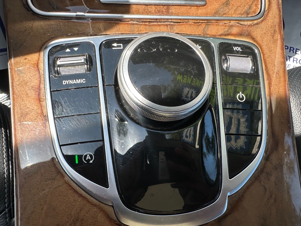 2017 Mercedes-Benz C-Class Image 33