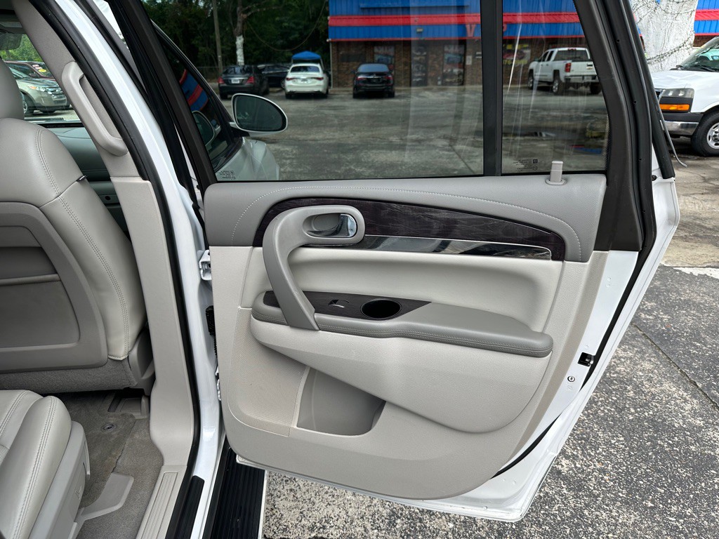 2017 Buick Enclave Image 18