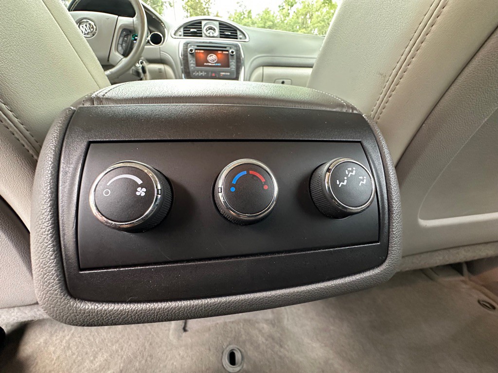2017 Buick Enclave Image 25