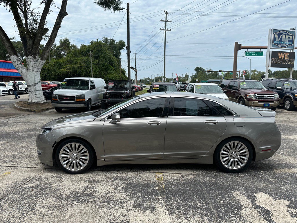 2016 Lincoln MKZ Image 2