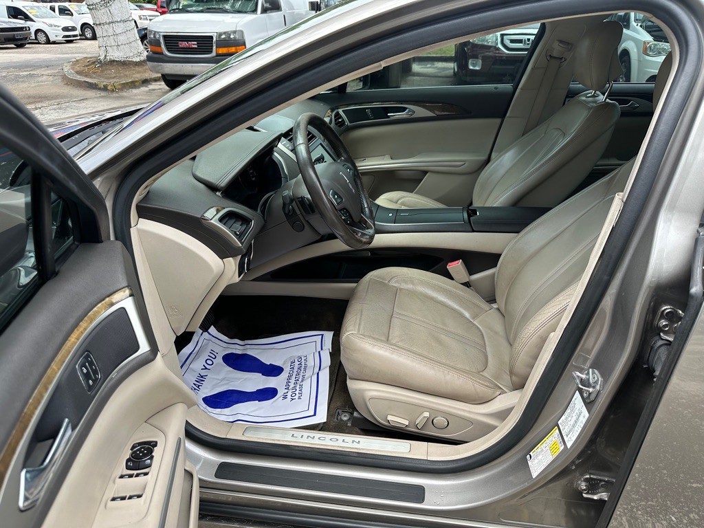 2016 Lincoln MKZ Image 12