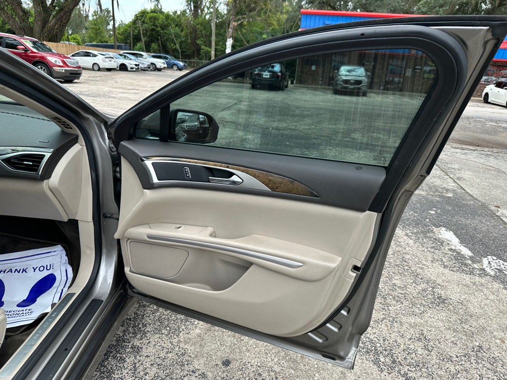 2016 Lincoln MKZ Image 13