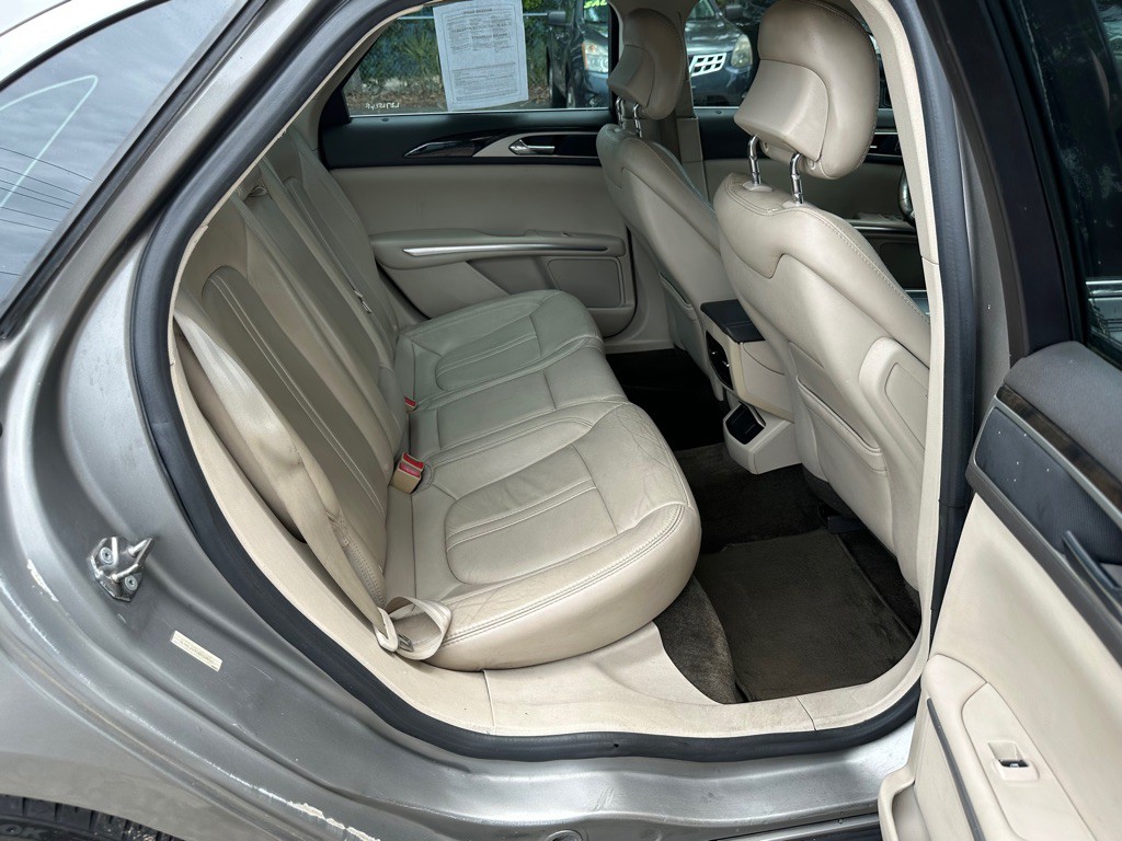 2016 Lincoln MKZ Image 16