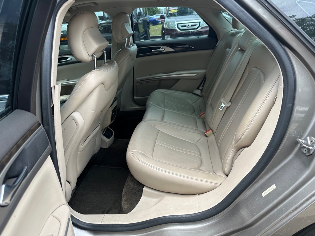 2016 Lincoln MKZ Image 18