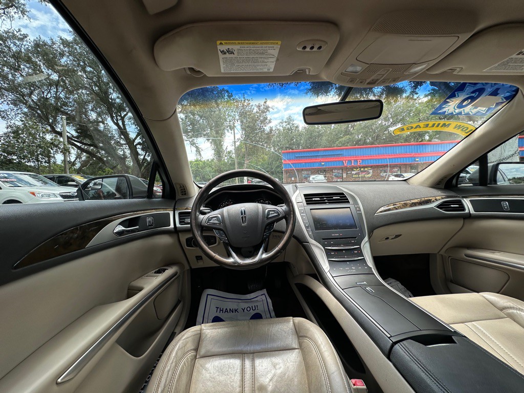 2016 Lincoln MKZ Image 19