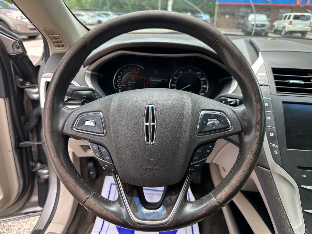 2016 Lincoln MKZ Image 26