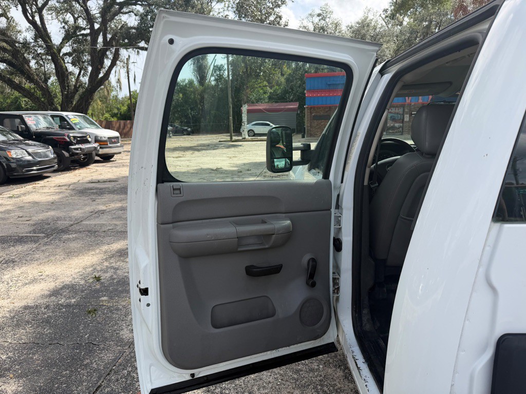 2011 Chevrolet Silverado 1500 Image 19
