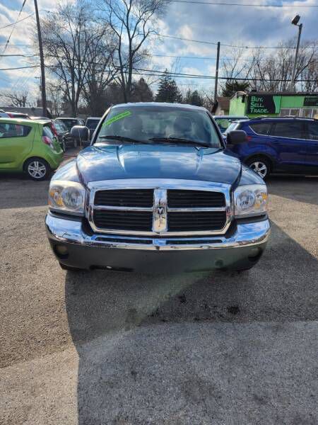 2005 Dodge Dakota Image 2