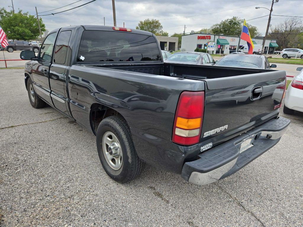 2003 GMC Sierra Image 3