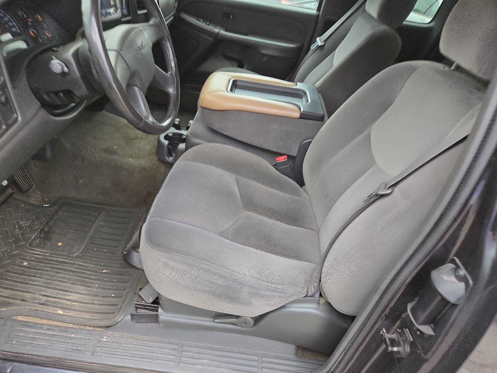 2003 GMC Sierra Image 8