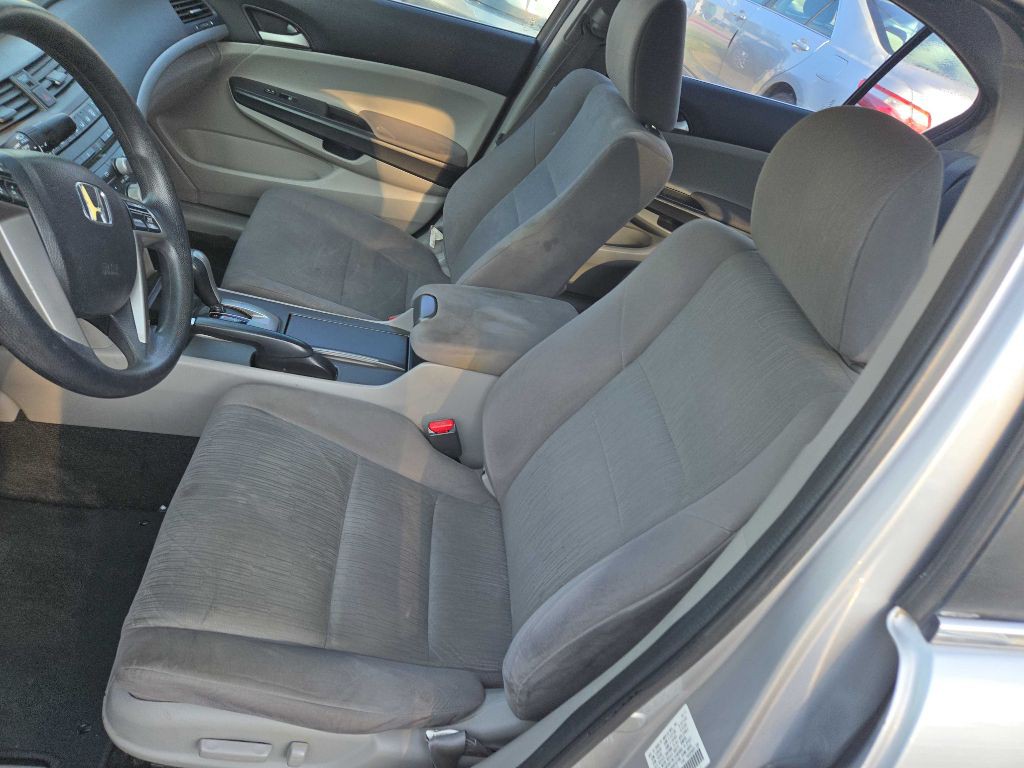 2011 Honda Accord Image 10