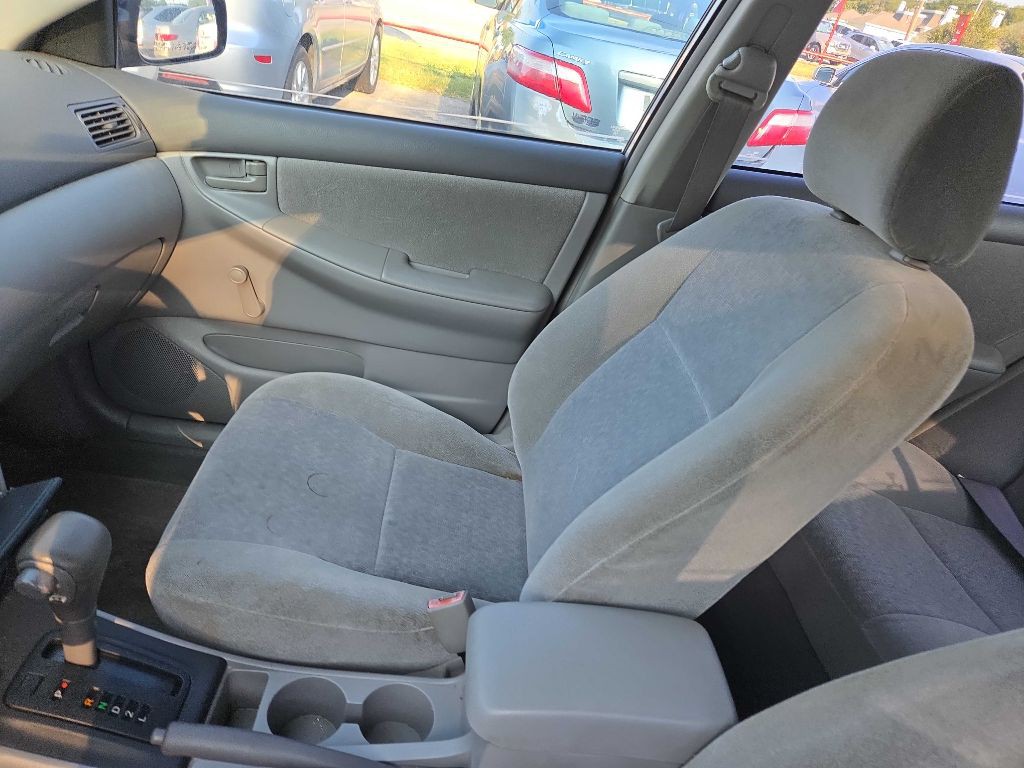 2004 Toyota Corolla Image 10