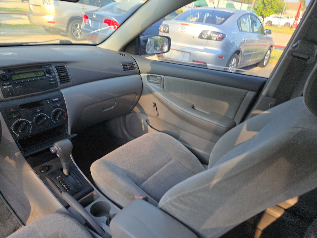 2004 Toyota Corolla Image 12