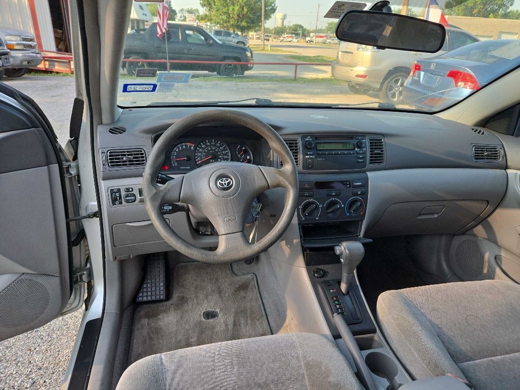 2004 Toyota Corolla Image 13